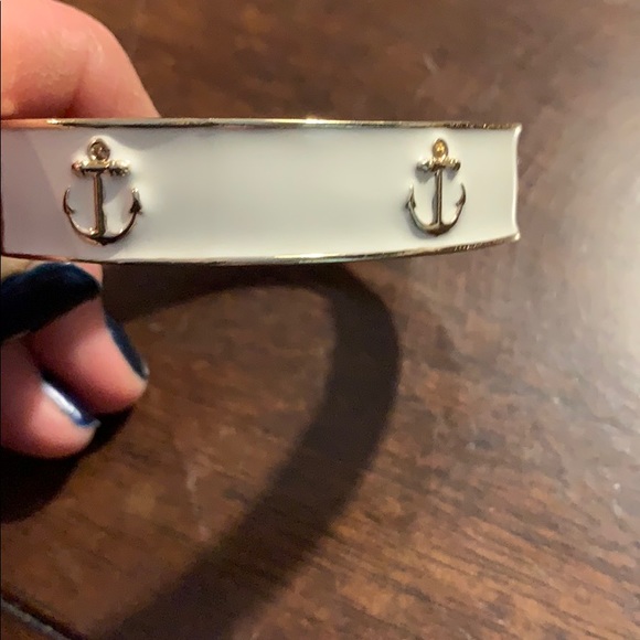 EUC Anchor Bracelet - Picture 2 of 3